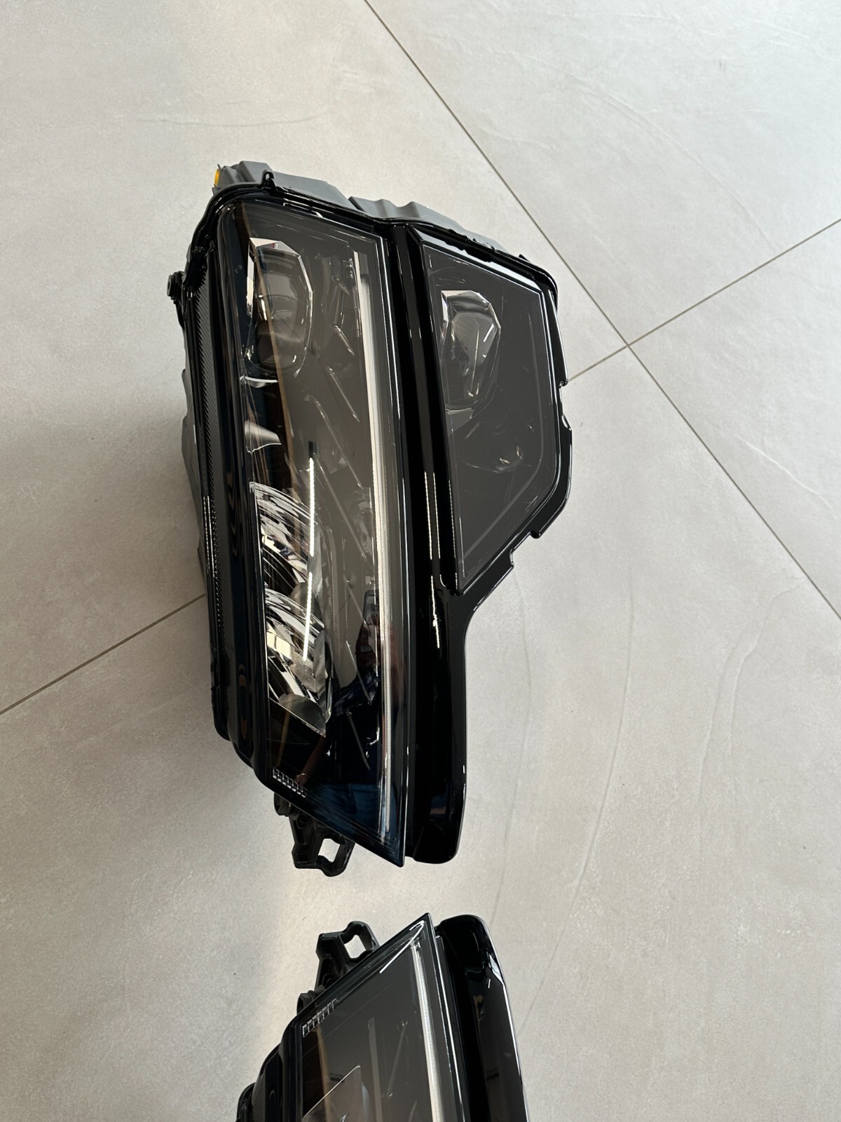 SKODA KAROQ HEADLIGHTS SET L+R 57B941015D-57B941016D FAST NEU DEM TEST CAR ORIG! - Obrázek 16