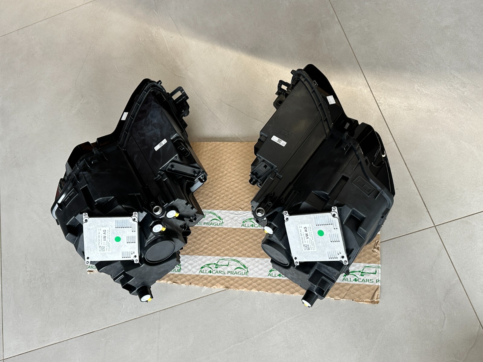 SKODA KAROQ HEADLIGHTS SET L+R 57B941015D-57B941016D FAST NEU DEM TEST CAR ORIG! - Obrázek 22