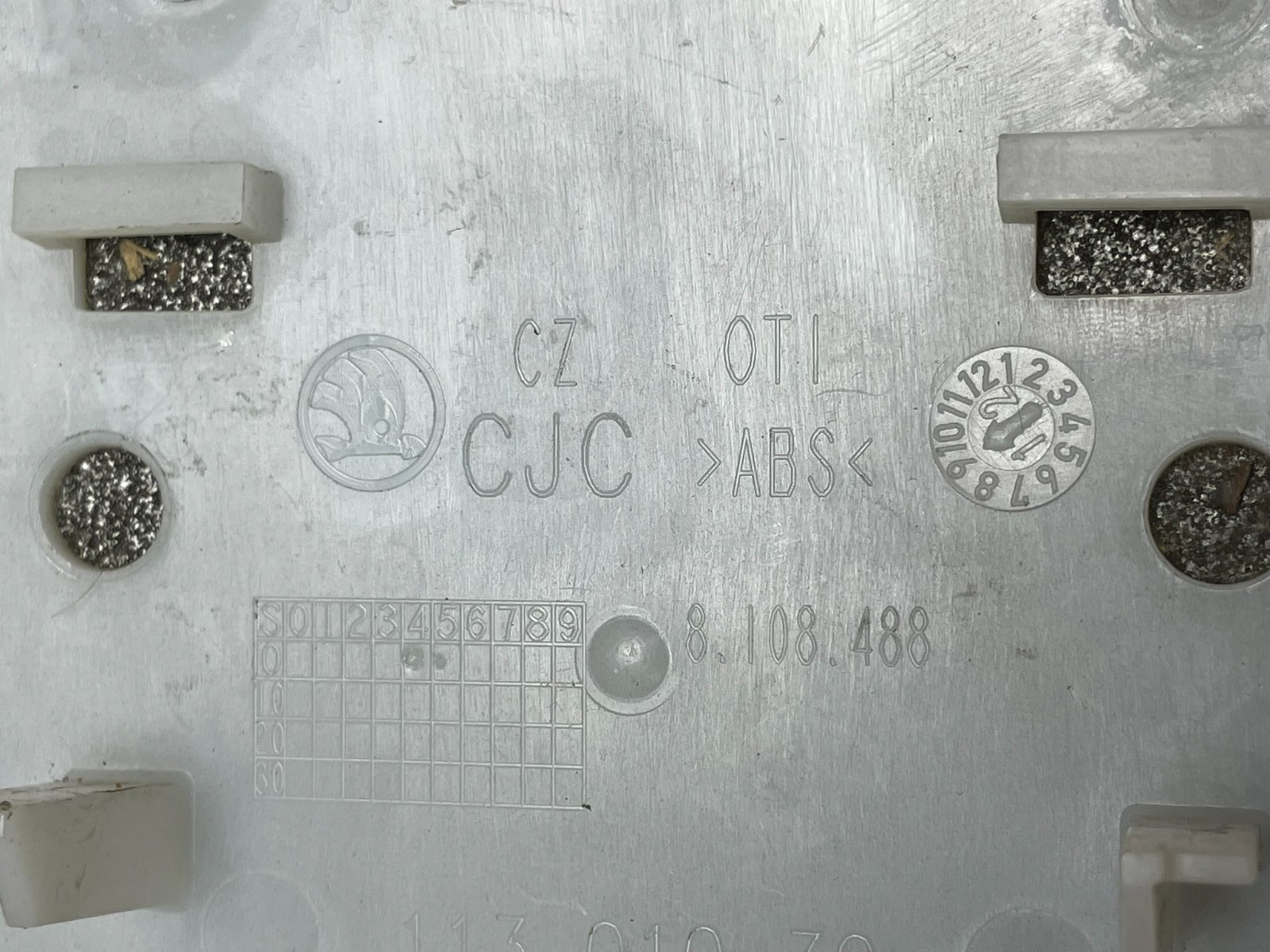 ŠKODA OCTAVIA II 1Z ARMLEHNEN ABDECKUNG VORN SCHWARZ ORIG.TEIL - Obrázek 11