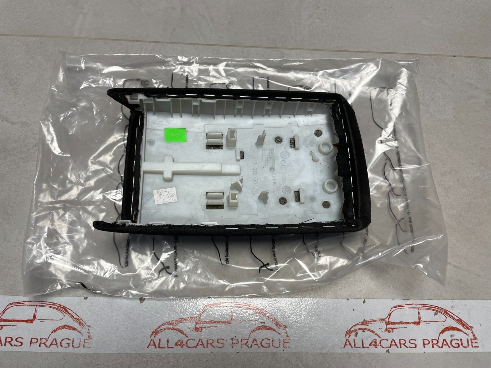 ŠKODA OCTAVIA II 1Z ARMLEHNEN ABDECKUNG VORN SCHWARZ ORIG.TEIL - Obrázek 7