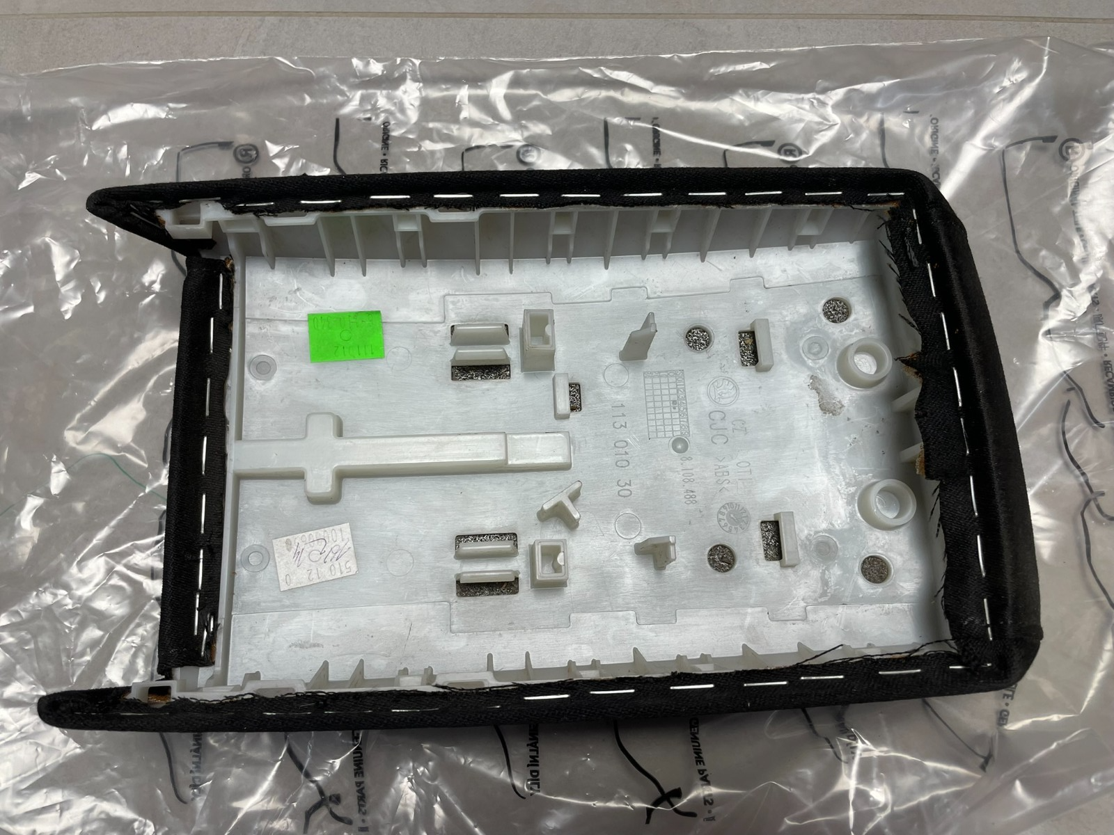 ŠKODA OCTAVIA II 1Z ARMLEHNEN ABDECKUNG VORN SCHWARZ ORIG.TEIL - Obrázek 8