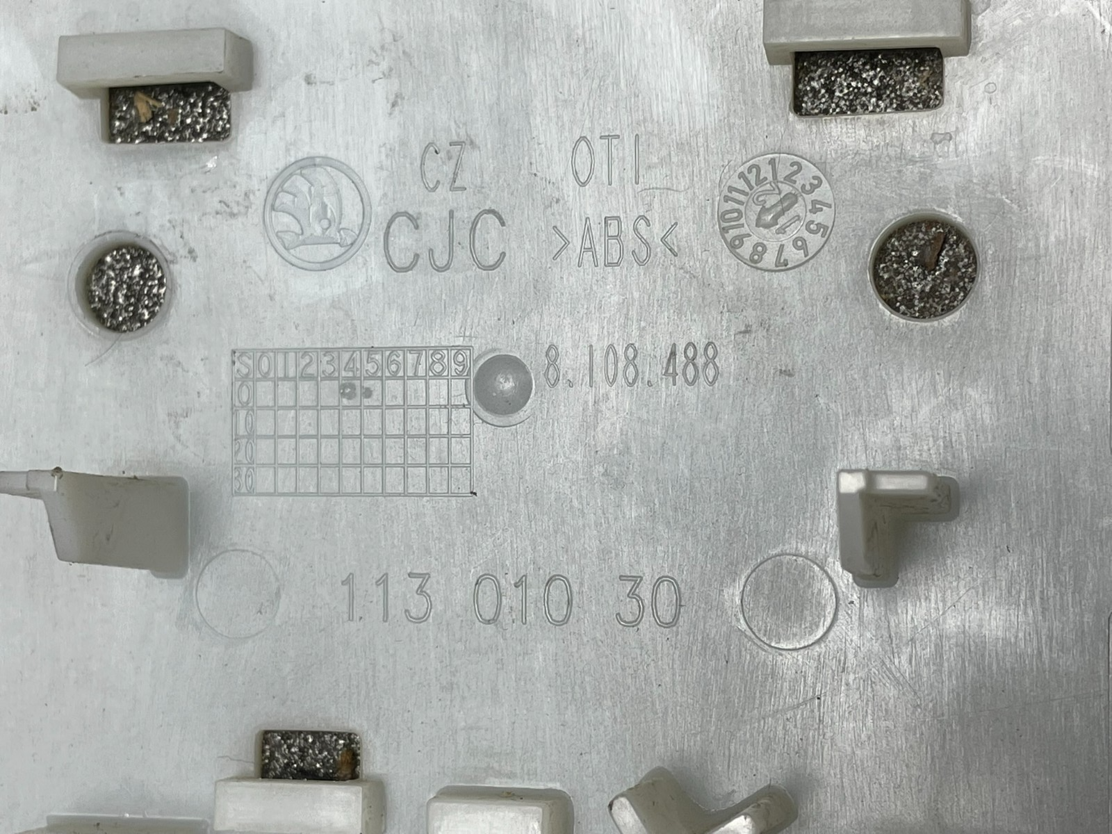 ŠKODA OCTAVIA II 1Z ARMLEHNEN ABDECKUNG VORN SCHWARZ ORIG.TEIL - Obrázek 9