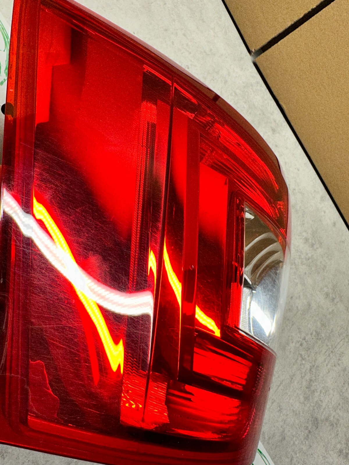 SKODA OCTAVIA III COMBI 2013-2017 RÜCKLEUCHTE 5E9945095 LED LINKS ORIGINAL SKODA - Obrázek 7