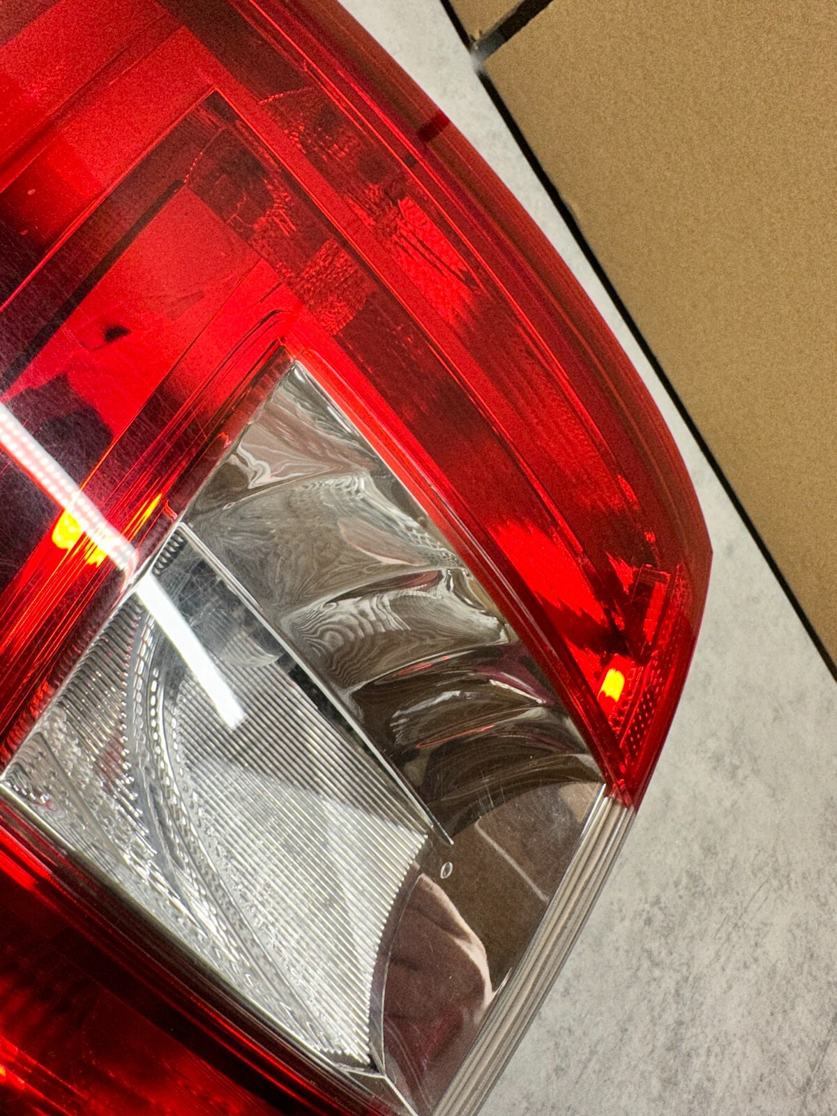 SKODA OCTAVIA III COMBI 2013-2017 RÜCKLEUCHTE 5E9945095 LED LINKS ORIGINAL SKODA - Obrázek 5