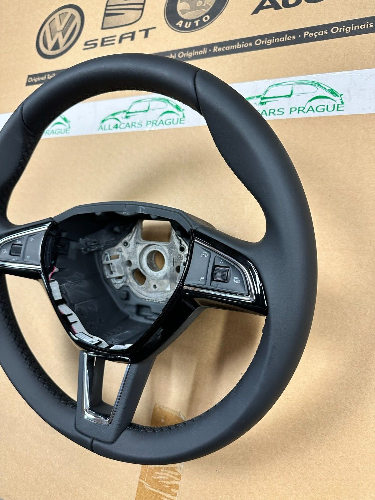 SKODA OCTAVIA III LENKRAD SCHALTWIPPEN MULTFUNKTION LEDER 3V0 ORIG.NEU!! - Obrázek 5