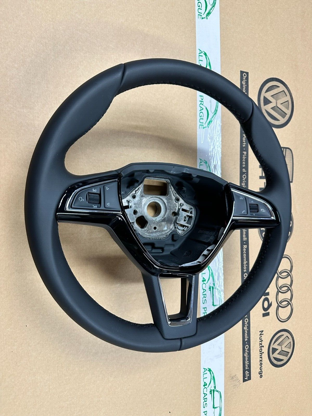 SKODA OCTAVIA III LENKRAD SCHALTWIPPEN MULTFUNKTION LEDER 3V0 ORIG.NEU!! - Obrázek 6