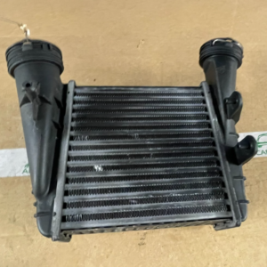 ŠKODA SUPERB VW PASSAT 2.5 TDI  LADELUFT TURBO KÜHLER 3B0145806 TEST CAR DEMONT