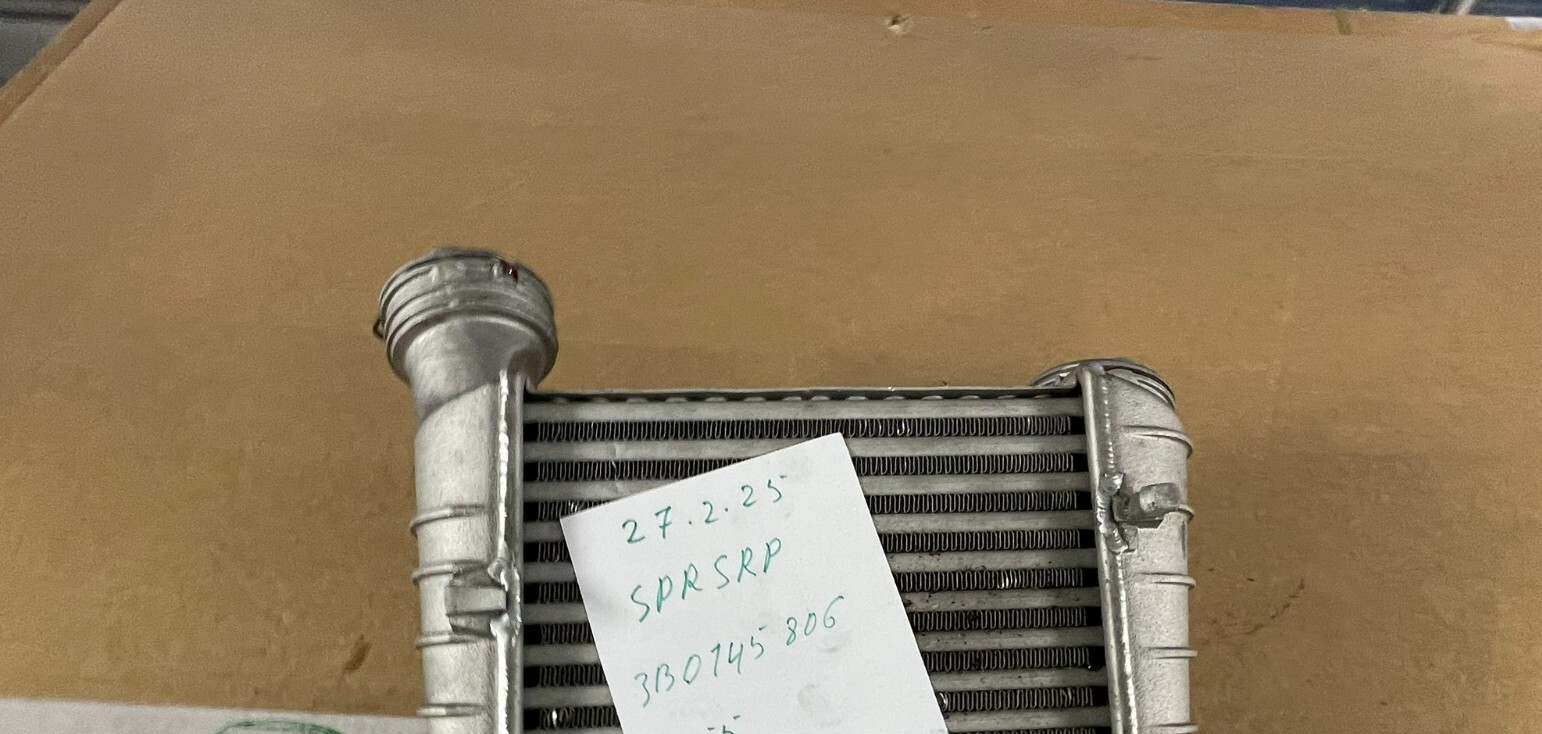 ŠKODA SUPERB VW PASSAT LADELUFT TURBOKÜHLER V6 2.5 TDI RECHTS 3B0145806 ORIG. - Obrázek 19