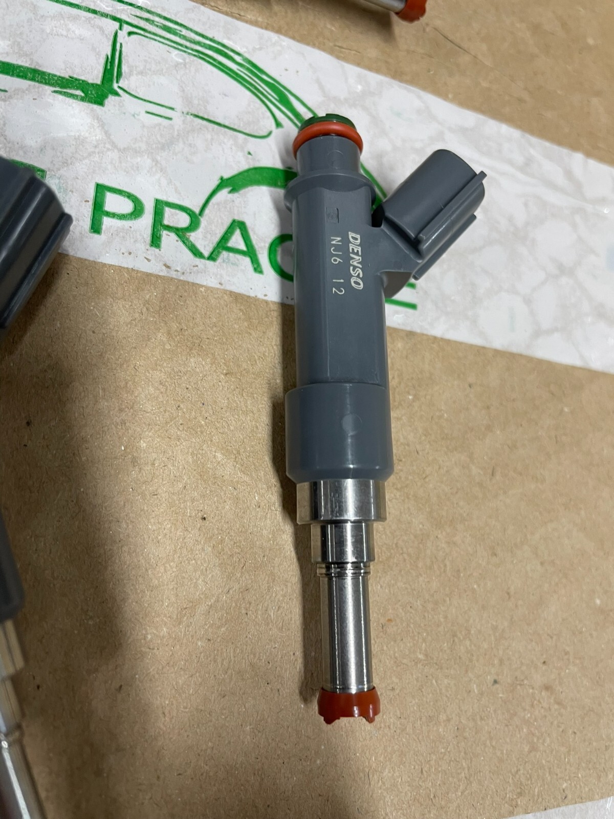 TOYOTA C-HR , COROLLA BENZIN EINSPRITZDÜSE, INJEKTOR 23250-0T110 NJ612 ORIG.NEU - Obrázek 6