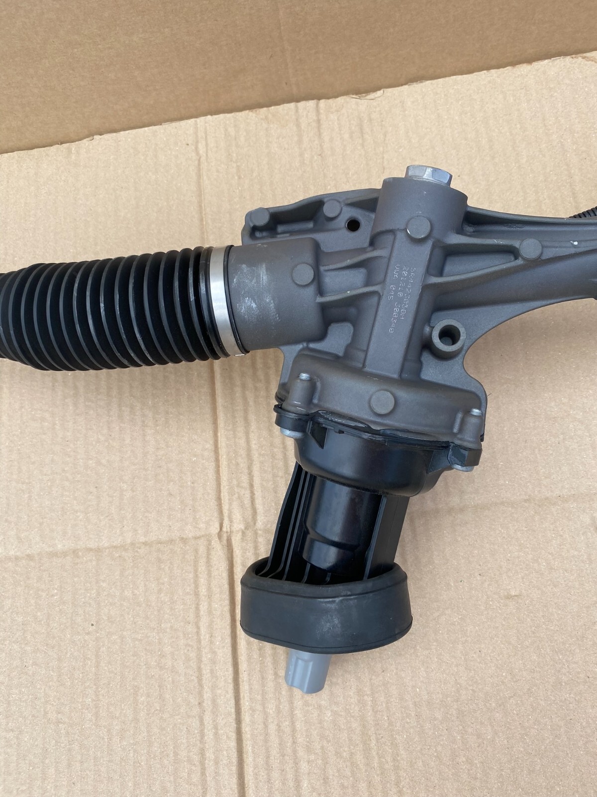 VOLKSWAGEN CADDY LENKGETRIEBE 5R4423050H KOMPLETTE ORIGINAL VW NEU TEIL !!!!!!! - Obrázek 9