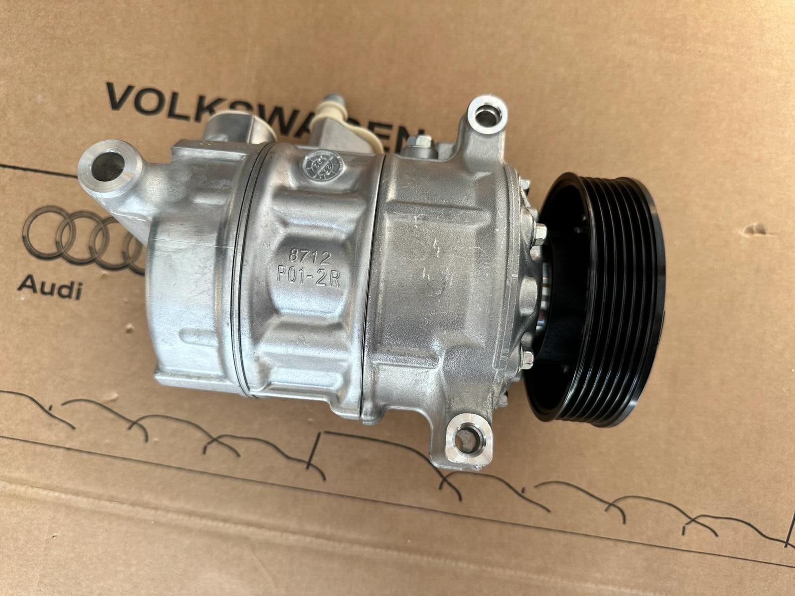 VW AC KLIMAKOMPRESSOR VW SKODA SEAT KLIMAKOMPRESSOR 5Q0820803Q ORIG.NEU TEIL !!! - Obrázek 9