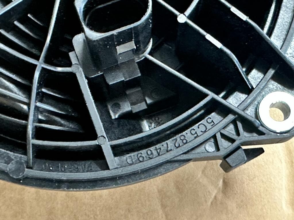 VW BEETLE KÄFER HECKKLAPPE STIEFELDECKEL GRIFF VW LOGO 5C5827469D 5C5 827 469 D - Obrázek 10