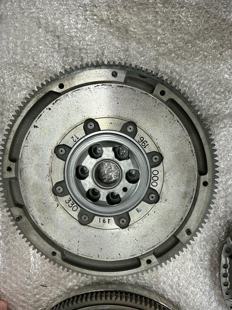 VW KUPPLUNGSSATZ MIT SCHWUNGRAD 04L141031C - 03L105264AD - 03L141025K - Obrázek 3