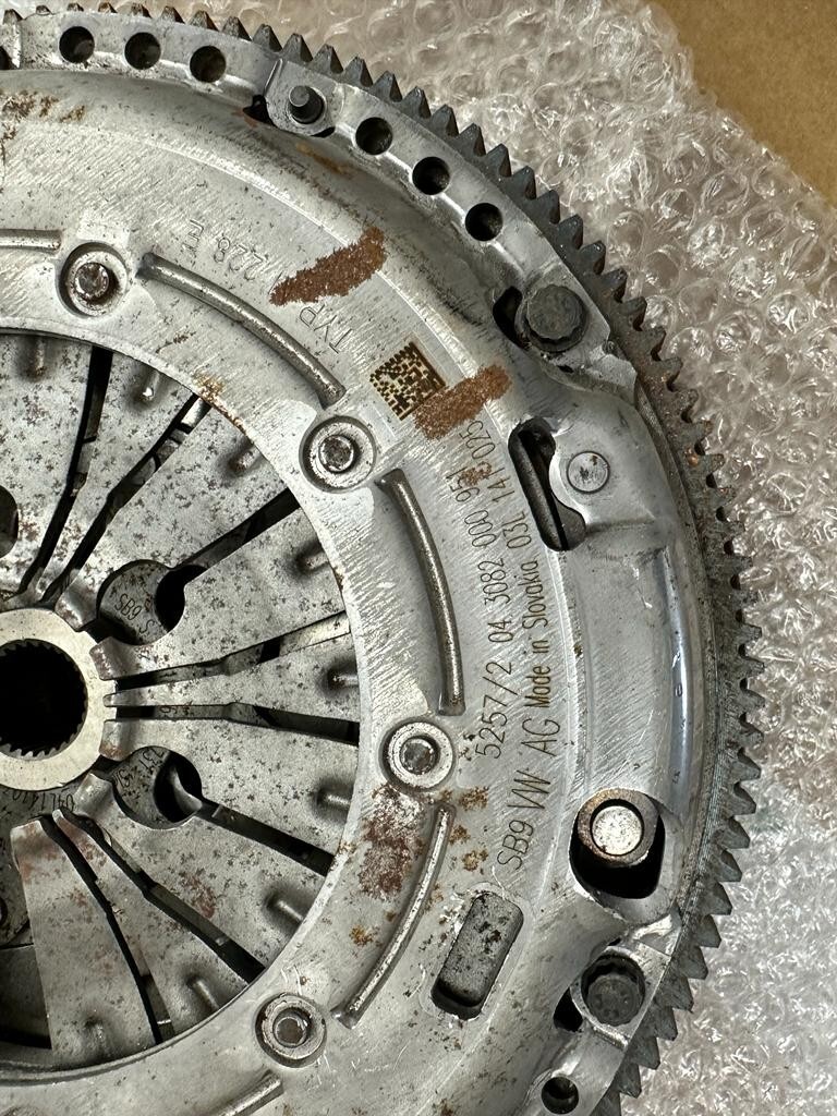 VW KUPPLUNGSSATZ MIT SCHWUNGRAD 04L141031C - 03L105264AD - 03L141025K - Obrázek 5