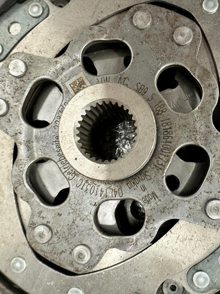 VW KUPPLUNGSSATZ MIT SCHWUNGRAD 04L141031C - 03L105264AD - 03L141025K - Obrázek 10