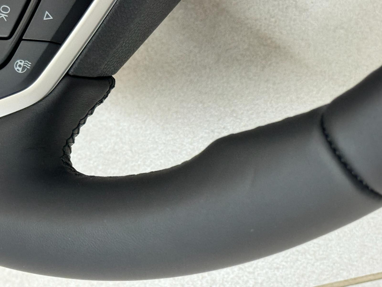 VW MULTIFUNKTIONS SPORT LEDER LENKRAD BEHEIZT MIT R LOGO 5H0419089HP Fast Neu... - Obrázek 11