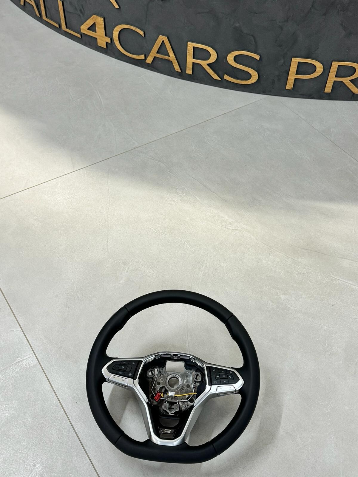 VW MULTIFUNKTIONS SPORT LEDER LENKRAD BEHEIZT MIT R LOGO 5H0419089HP Fast Neu... - Obrázek 15