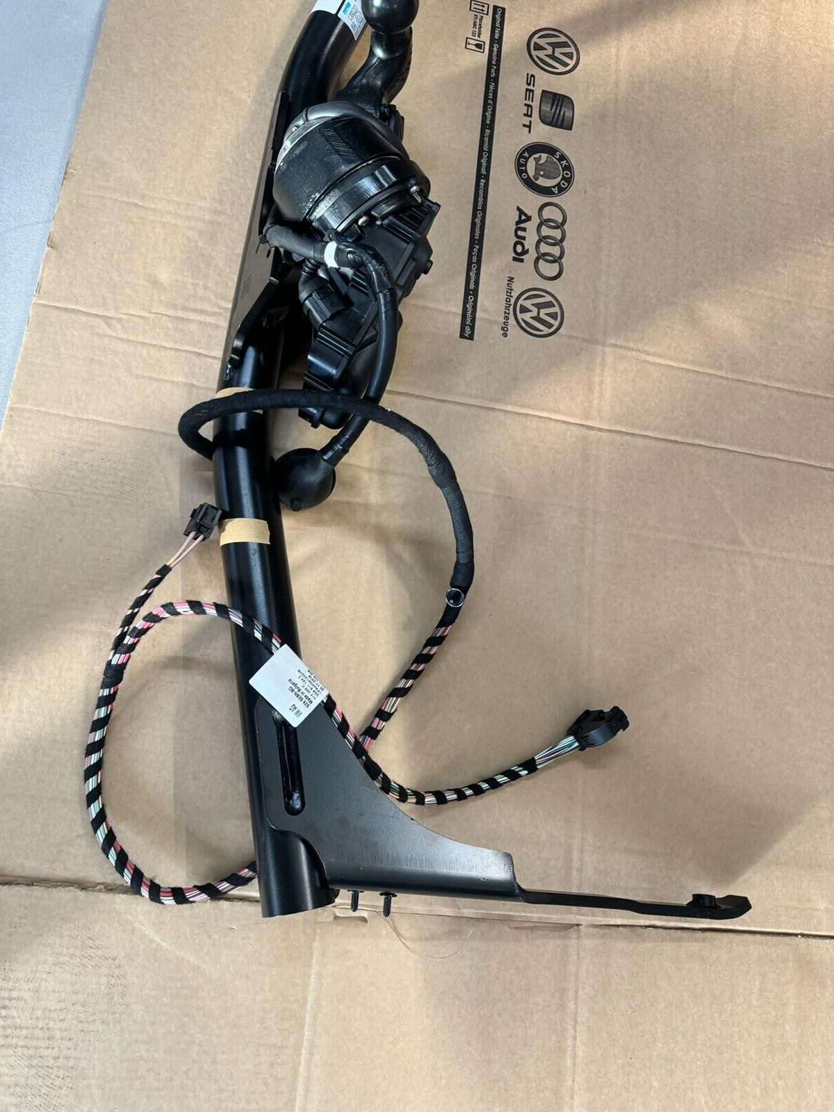 VW PASSAT B8 VARIANT ANHÄNGERKUPPLUNG ELEKTRISCH SCHWENKBAR 3G9803881F NEU ORIG! - Obrázek 12