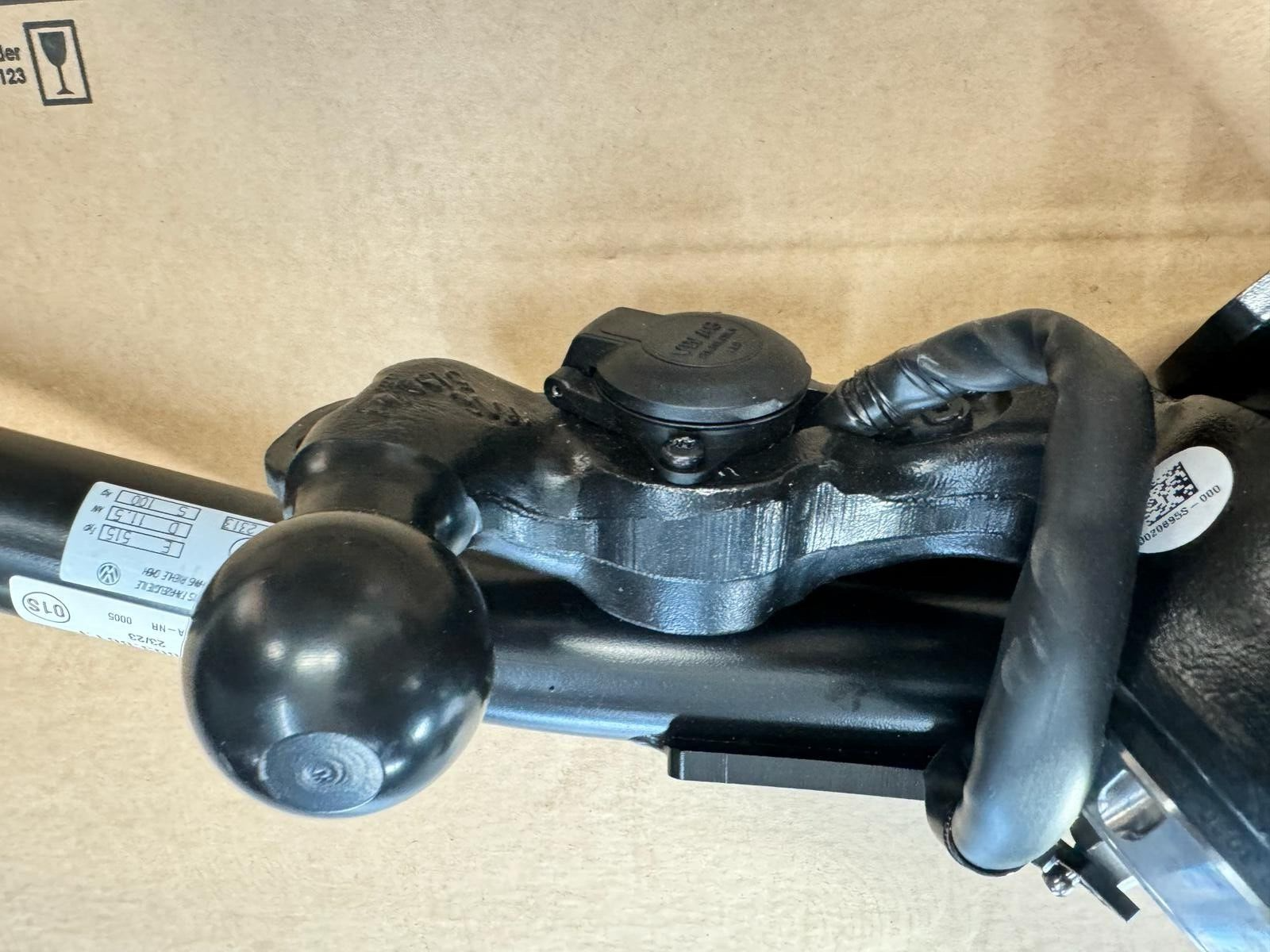 VW PASSAT B8 VARIANT ANHÄNGERKUPPLUNG ELEKTRISCH SCHWENKBAR 3G9803881F NEU ORIG! - Obrázek 10