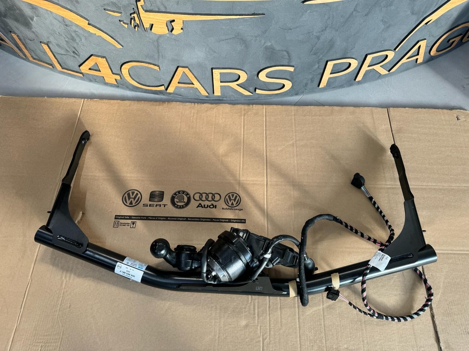 VW PASSAT B8 VARIANT ANHÄNGERKUPPLUNG ELEKTRISCH SCHWENKBAR 3G9803881F NEU ORIG!