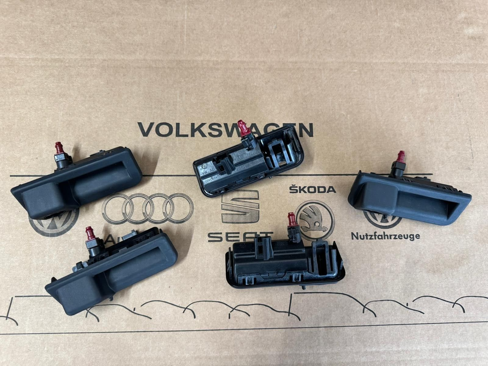 VW SKODA RÜCKFAHRKAMERA HECKKLAPPE REAR HANDLE CAMERA 5E3827566A+ 5R3980568B NEU - Obrázek 11