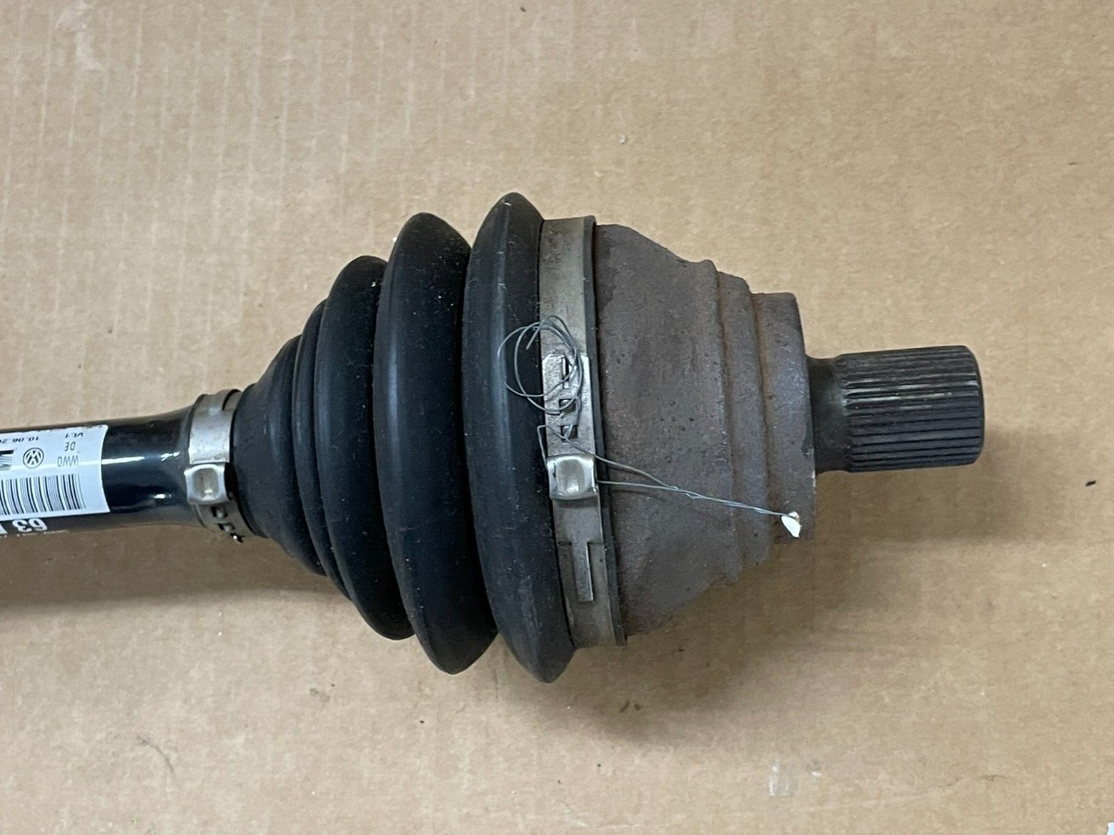 VW TIGUAN AUDI Q3 GELENKWELLE LINKS 5N0407763 = 5N0407761Q Fast Neu Test Car... - Obrázek 10