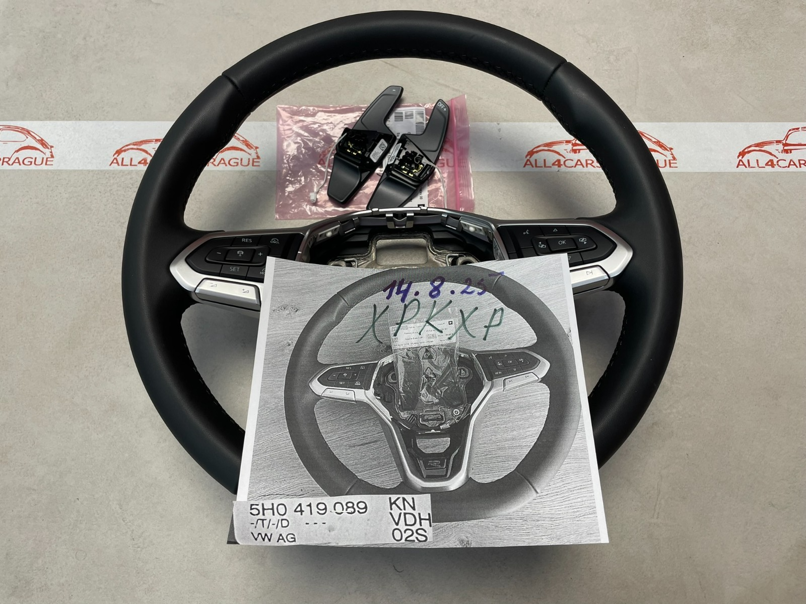 VW TIGUAN GOLF 8 MULTIFUNKTIONSLENKRAD LEDER MIT SCHALTWIPP 5H0419089KN FAST NEU - Obrázek 25