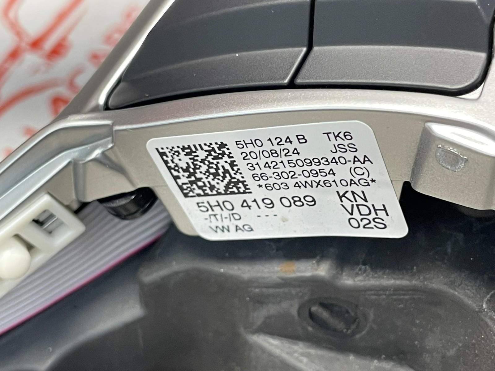 VW TIGUAN GOLF 8 MULTIFUNKTIONSLENKRAD LEDER MIT SCHALTWIPP 5H0419089KN FAST NEU - Obrázek 7