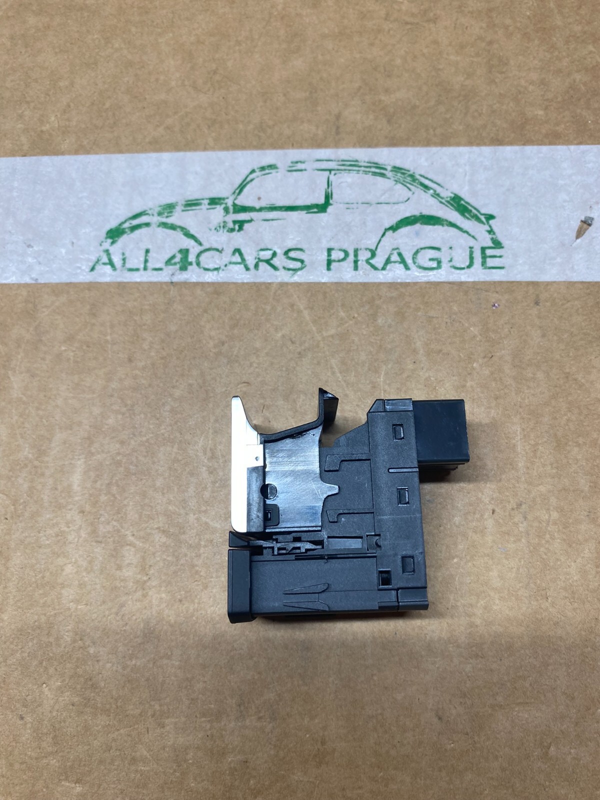 VW TOUAREG 3 SCHALTER FUR ELEKTROMECHANISCHE FESTSTELLBREMSE 761927225 NEU!!!! - Obrázek 6