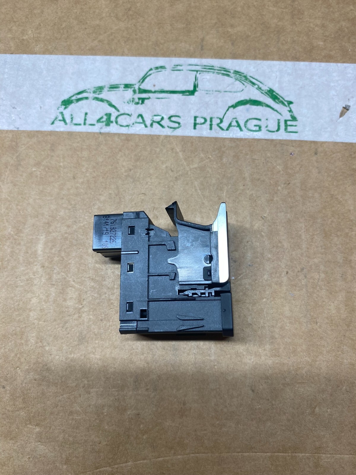 VW TOUAREG 3 SCHALTER FUR ELEKTROMECHANISCHE FESTSTELLBREMSE 761927225 NEU!!!! - Obrázek 8