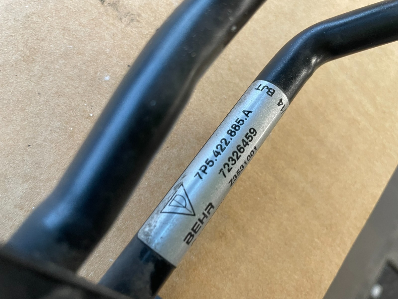 VW TOUAREG 7P ÖL KÜHLER SERVO ÖL KÜHLER 7P5422885A DEMONT VOM TEST WAGEN ORIG VW - Obrázek 3