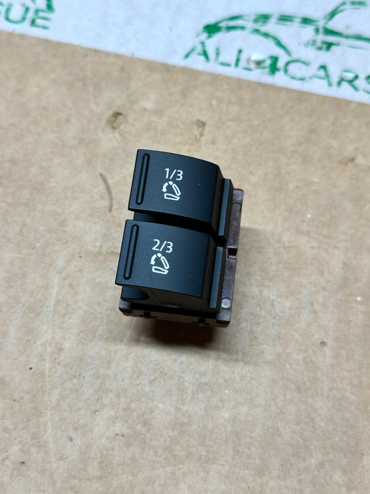 VW TOUAREG 7P SCHALTER FÜR LEHNENENTRIEGELUNG 7P6959519A ORIG.NEU!!! - Obrázek 3