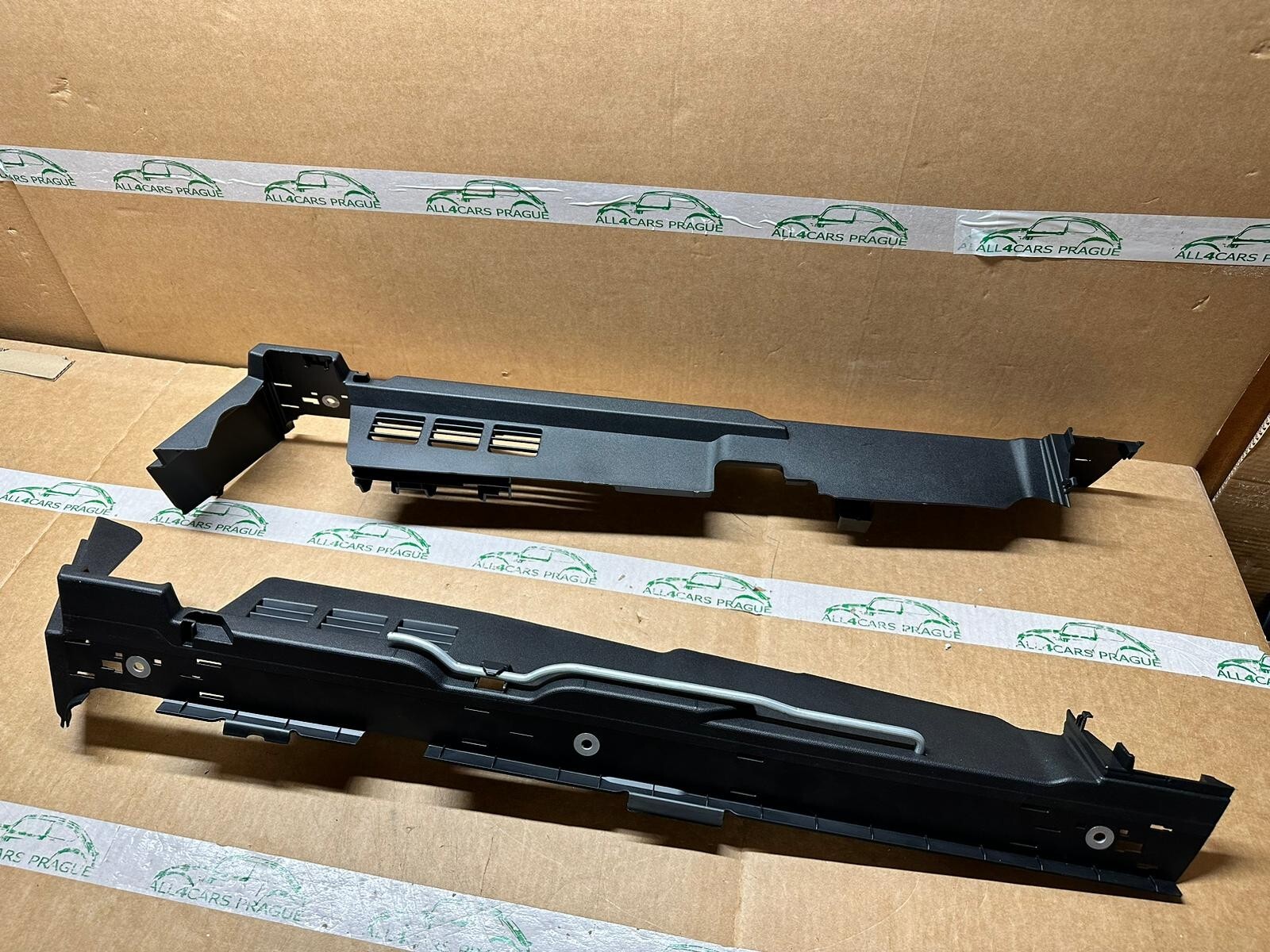 VW TOUAREG AUFLAGE KOFFERRAUMBODEN RECHTS LINKS 760858832P /760858831P ORIG. - Obrázek 3