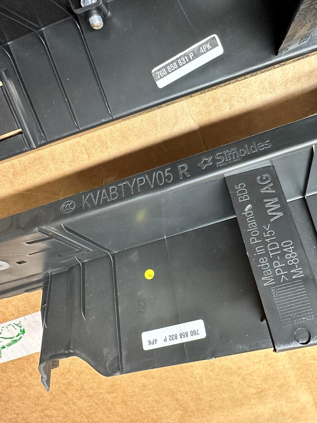 VW TOUAREG AUFLAGE KOFFERRAUMBODEN RECHTS LINKS 760858832P /760858831P ORIG. - Obrázek 4