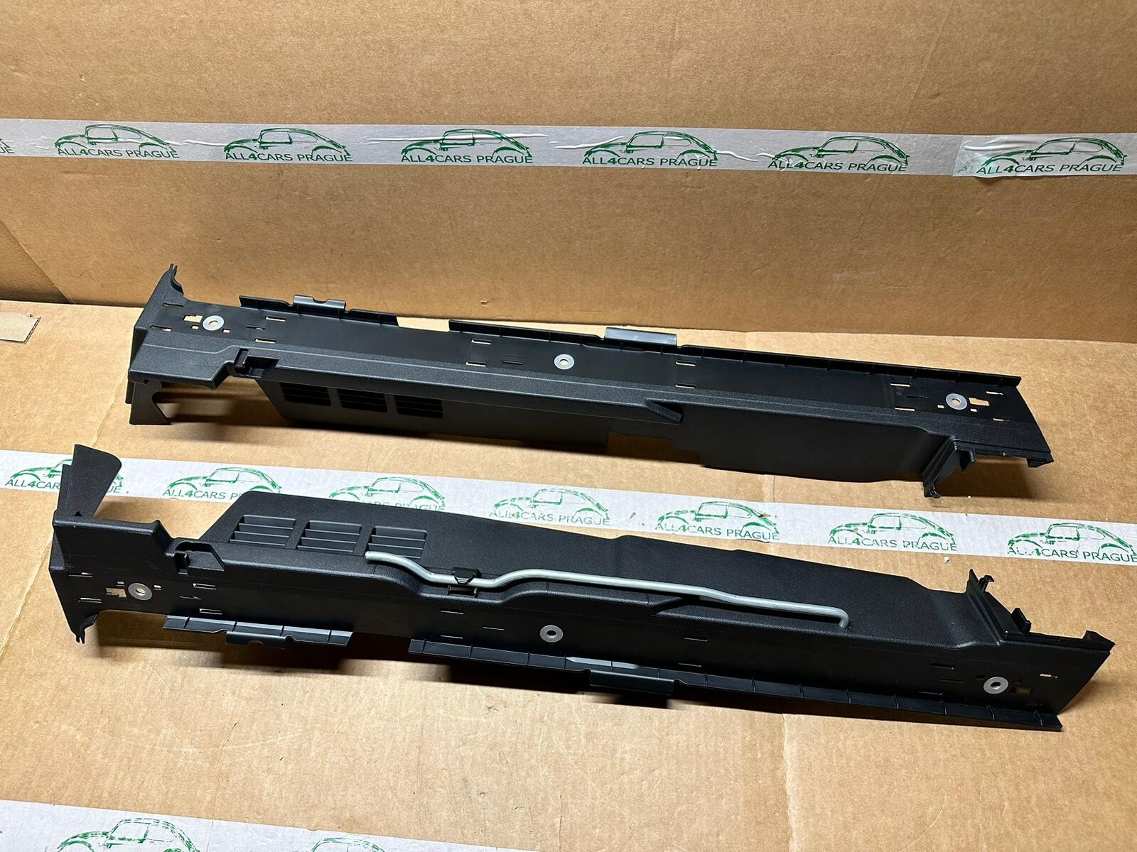 VW TOUAREG AUFLAGE KOFFERRAUMBODEN RECHTS LINKS 760858832P /760858831P ORIG.