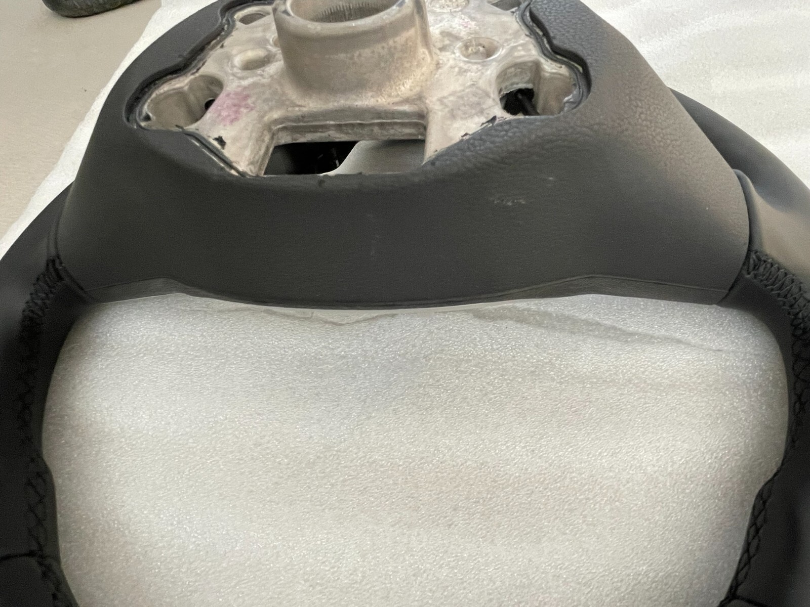 VW TOUAREG III CR7 SPORT LEDER LENKRAD R 760419089P NUR 3878 KM STAND ORIG VW - Obrázek 18