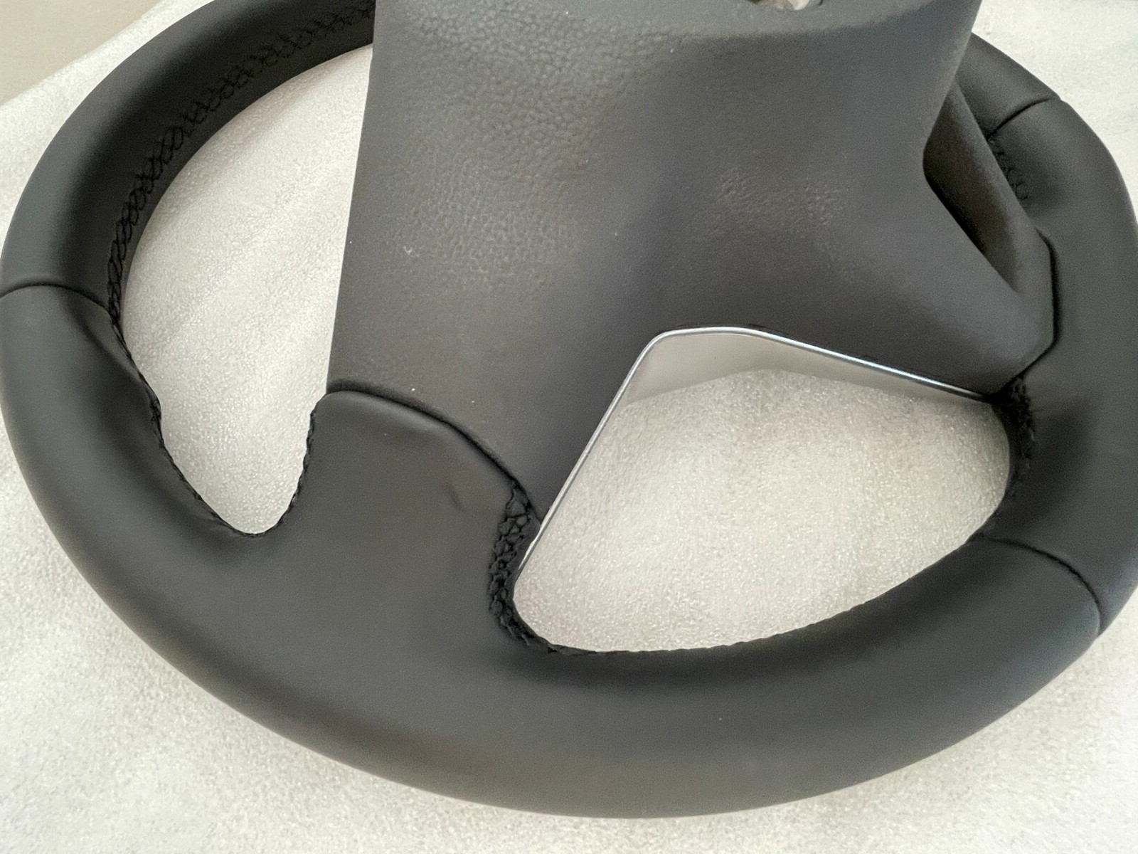 VW TOUAREG III CR7 SPORT LEDER LENKRAD R 760419089P NUR 3878 KM STAND ORIG VW - Obrázek 19