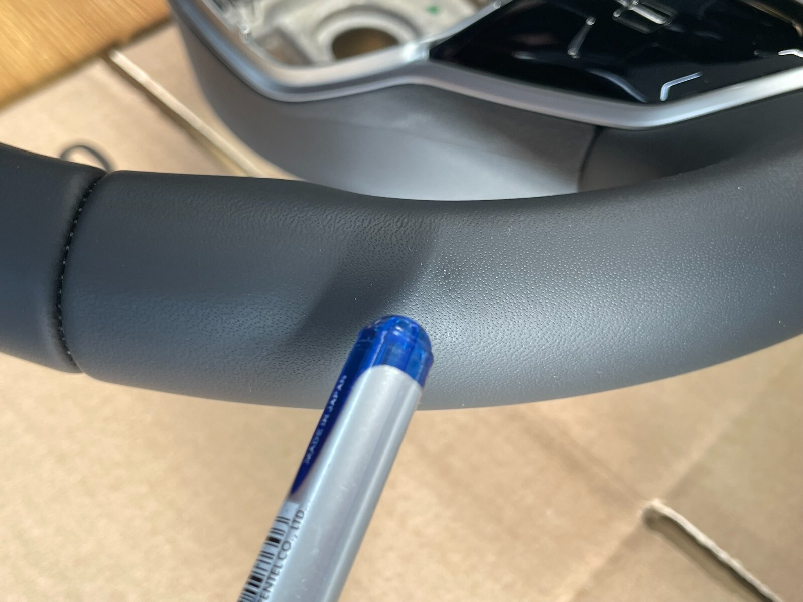 VW TOUAREG III CR7 SPORT LEDER LENKRAD R 760419089P NUR 3878 KM STAND ORIG VW - Obrázek 23