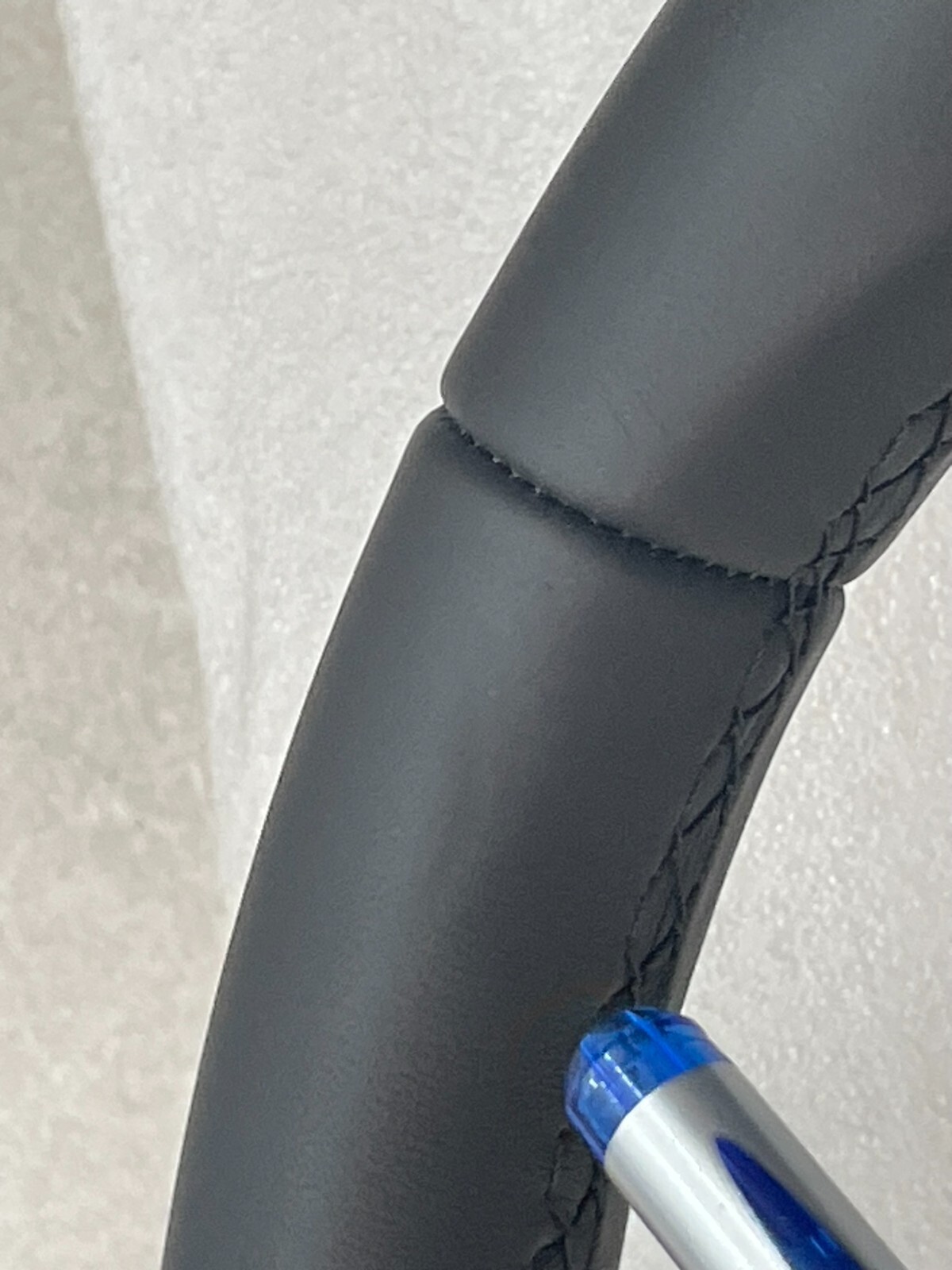 VW TOUAREG III CR7 SPORT LEDER LENKRAD R 760419089P NUR 3878 KM STAND ORIG VW - Obrázek 9