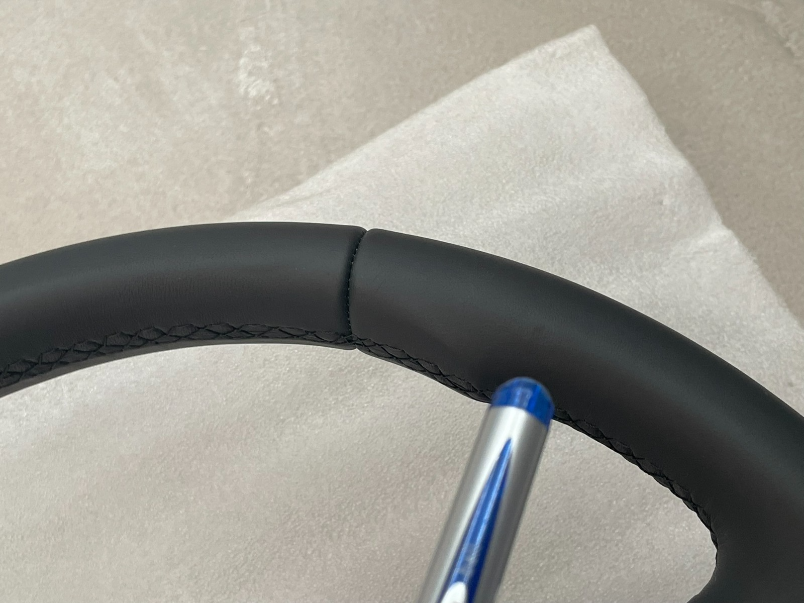 VW TOUAREG III CR7 SPORT LEDER LENKRAD R 760419089P NUR 3878 KM STAND ORIG VW - Obrázek 10