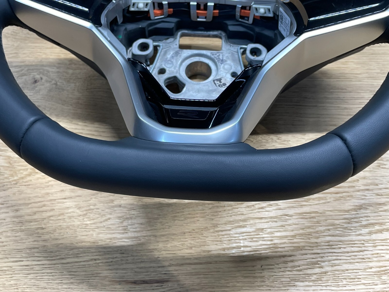 VW TOUAREG MULTIFUNKTIONS LEDER LENKRAD SPORT "R" 760419089Q FAST NEU TEST CAR - Obrázek 13