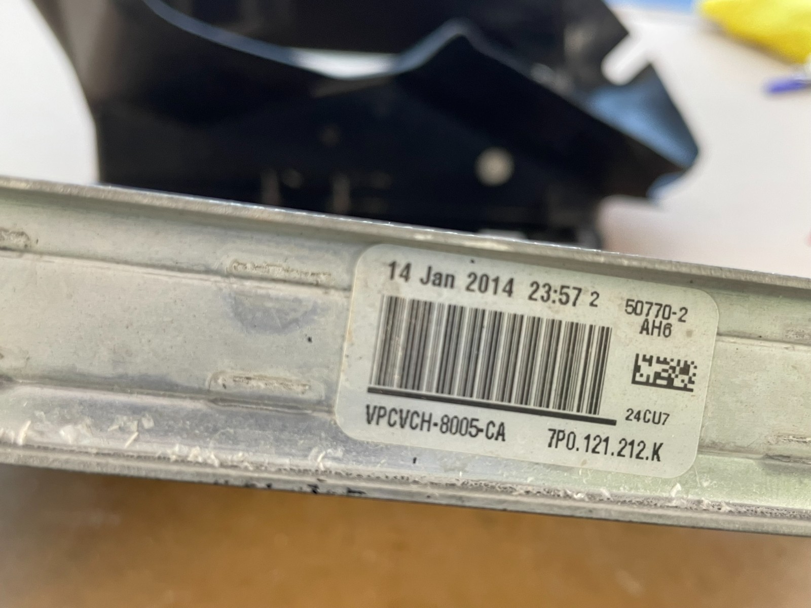 VW TOUAREG ZUSATZKÜHLER FÜR KÜHLMITTEL 3.0 L BENZIN RECHTS 7P0121212K TEST ORIG - Obrázek 3