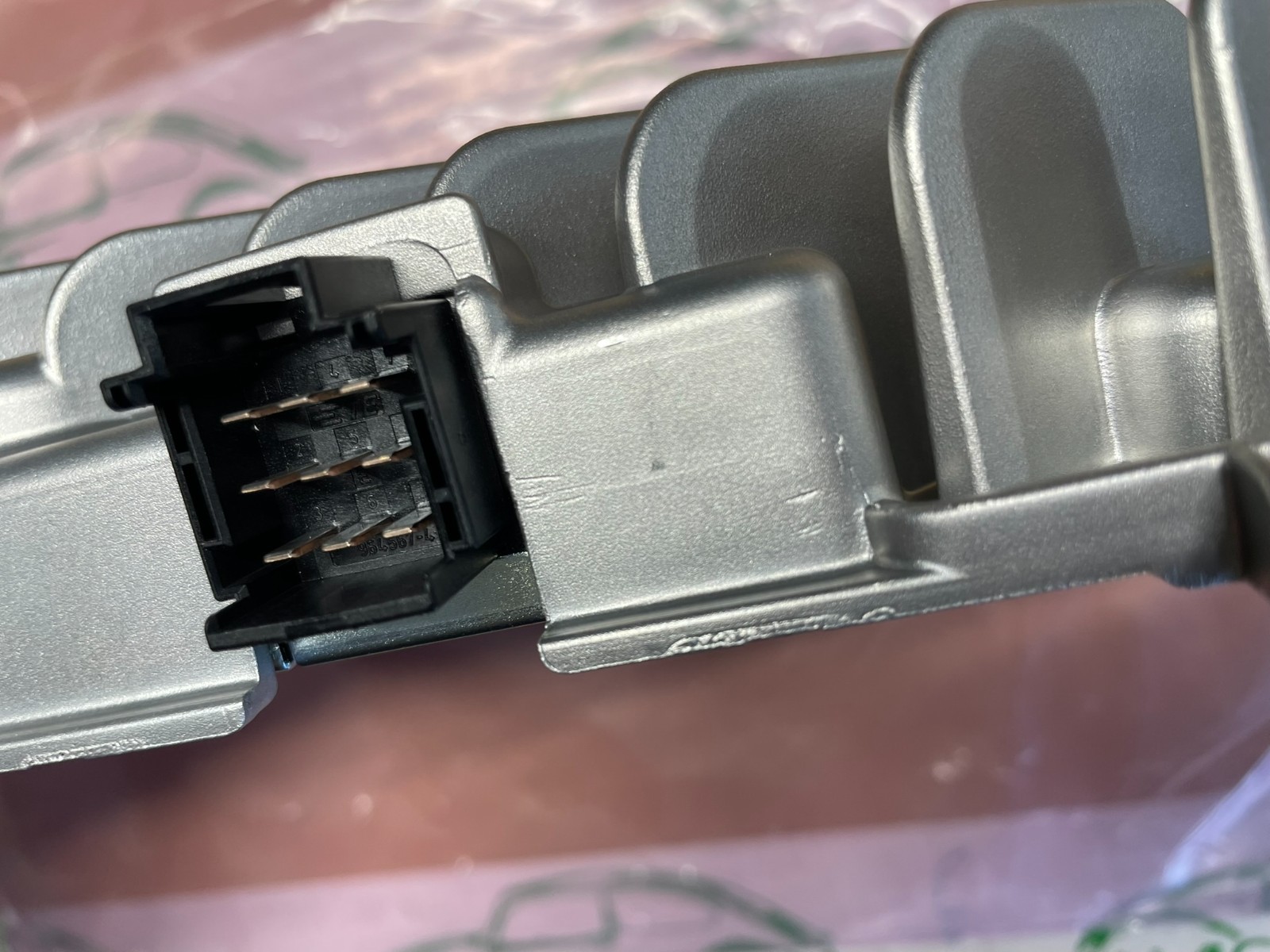 3G0035466J VW ŠKODA AUDIO VERSTÄRKER AUDIO AMPLIFIER 3G0035466J ORIG.NEU TEIL ! - Obrázek 13