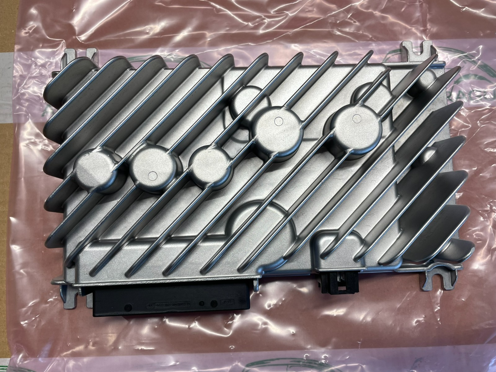 3G0035466J VW ŠKODA AUDIO VERSTÄRKER AUDIO AMPLIFIER 3G0035466J ORIG.NEU TEIL ! - Obrázek 7