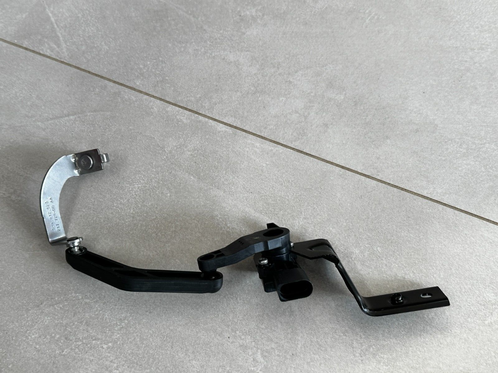 5WA412521D AUDI VW SKODA SEAT NIVEAUSENSOR MIT GESTÄNGE LINKS 5WA412521D ORG.NEU - Obrázek 4