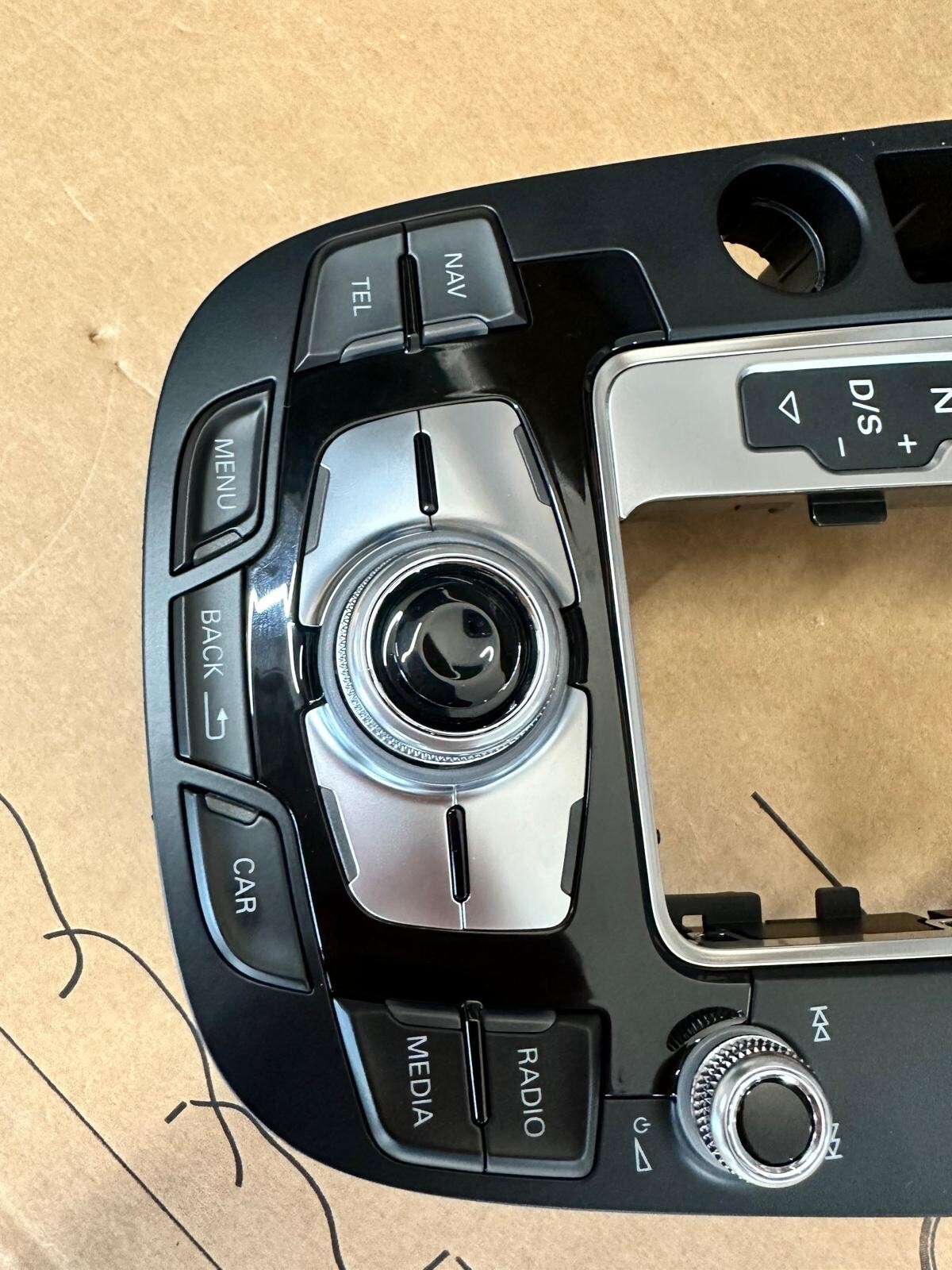 8T0919611L AUDI A4 A5 Q5 BEDIENUNGSEINHEIT FÜR MULTI-MEDIASYSTEM MMI FAST NEU ! - Obrázek 5