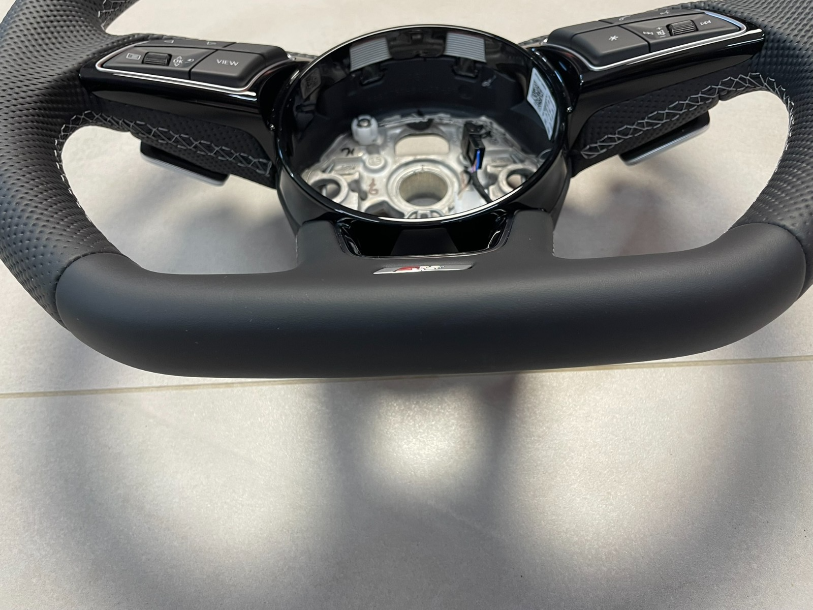 AUDI A3 S3 8Y LENKRAD SPORT ABGEFLACHT GELOCHT SCHALTWIPPEN 8Y0419091Q ORIG NEU - Obrázek 13