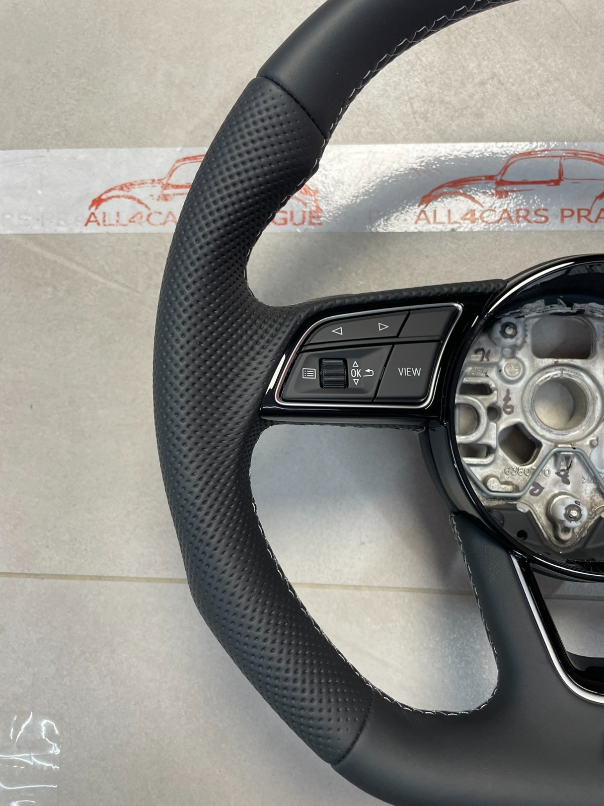 AUDI A3 S3 8Y LENKRAD SPORT ABGEFLACHT GELOCHT SCHALTWIPPEN 8Y0419091Q ORIG NEU - Obrázek 15