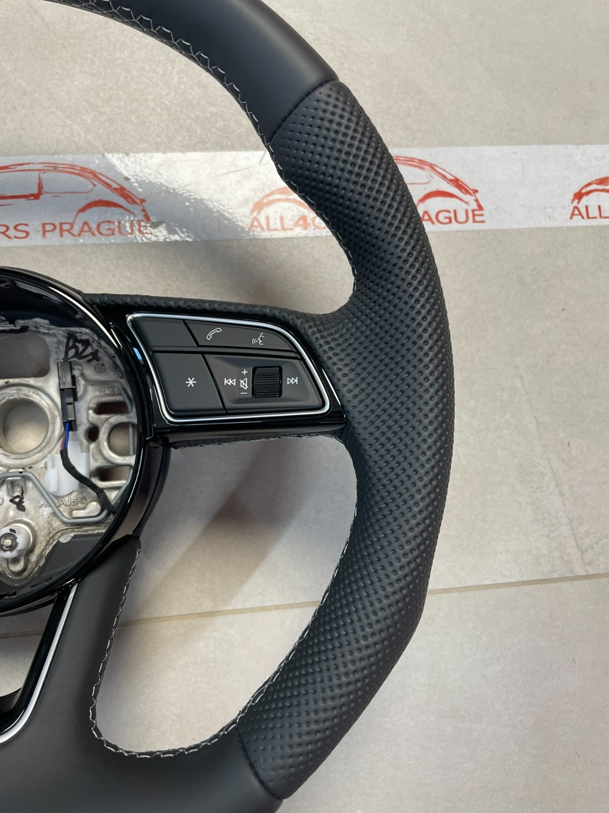 AUDI A3 S3 8Y LENKRAD SPORT ABGEFLACHT GELOCHT SCHALTWIPPEN 8Y0419091Q ORIG NEU - Obrázek 16