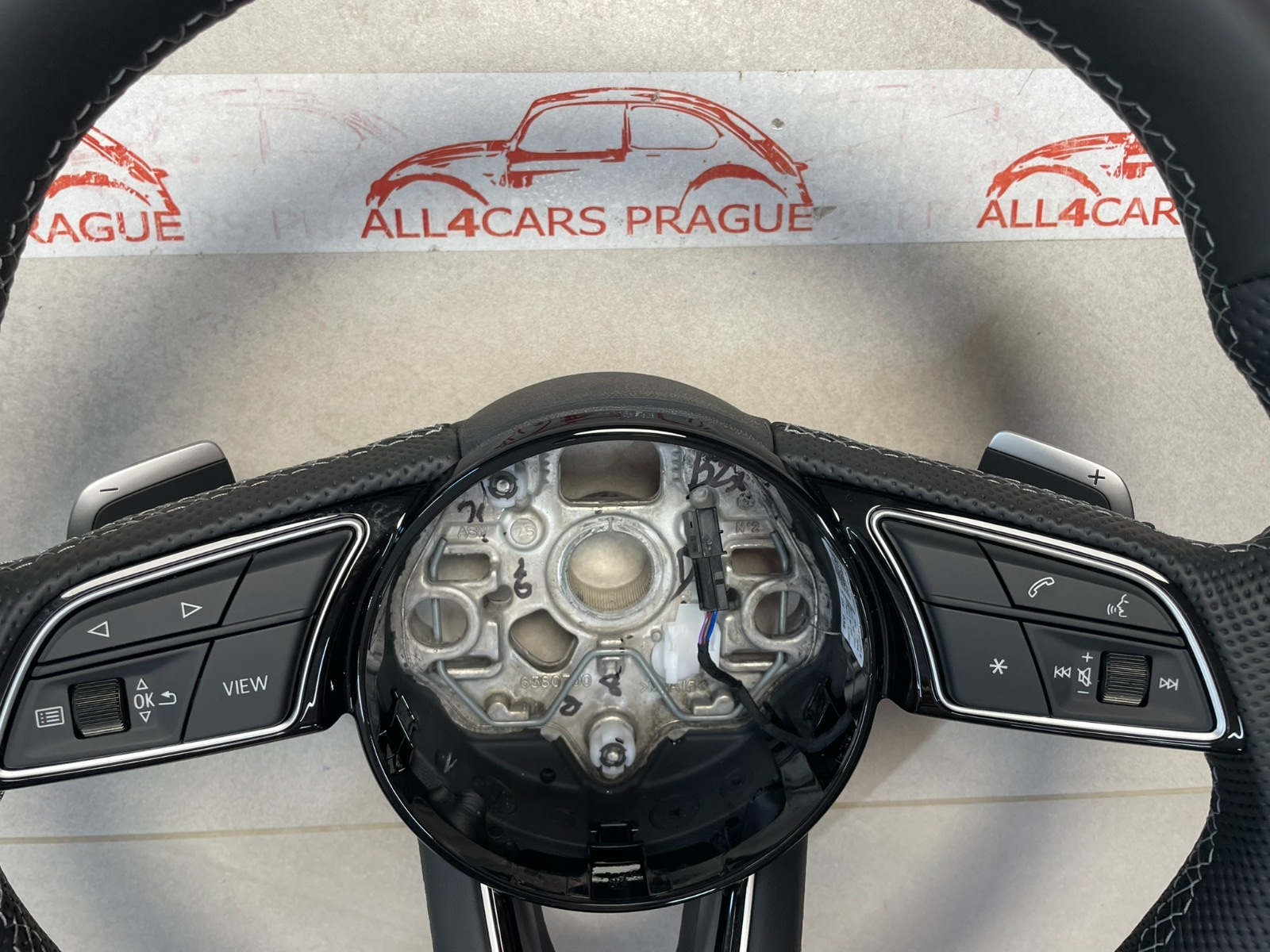 AUDI A3 S3 8Y LENKRAD SPORT ABGEFLACHT GELOCHT SCHALTWIPPEN 8Y0419091Q ORIG NEU - Obrázek 3